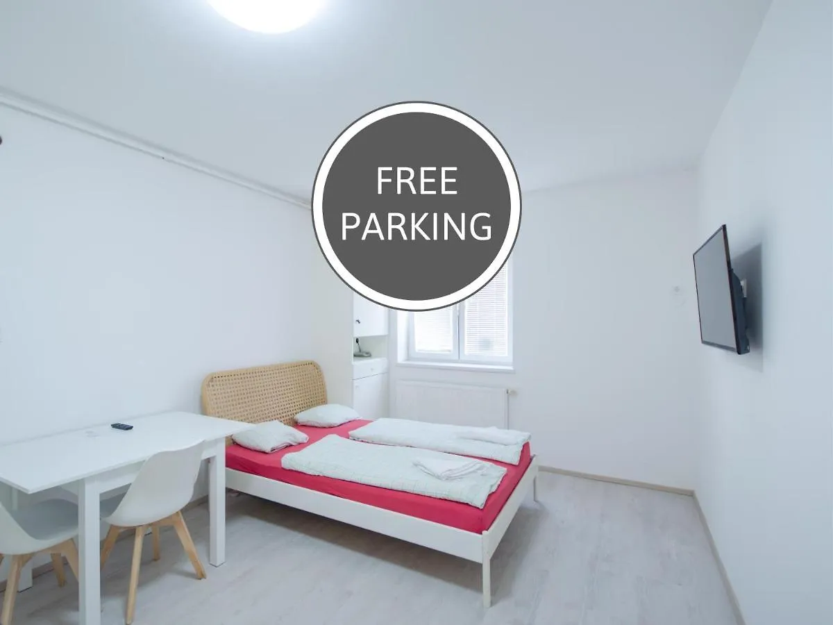 Apartment Trzaska With Free Parking Любляна