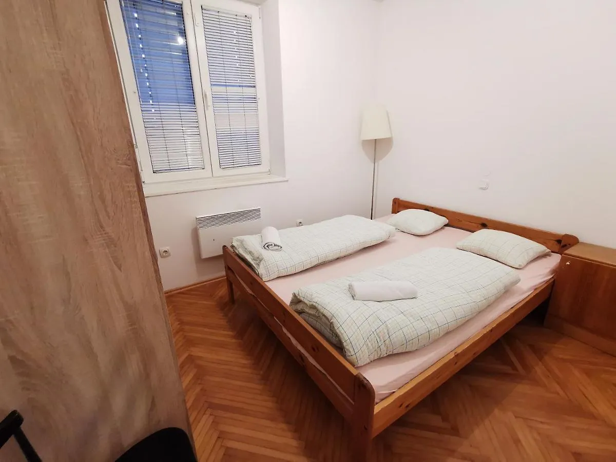 Apartment Trzaska With Free Parking ليوبليانا