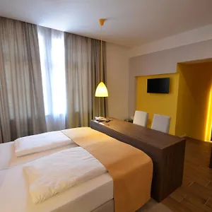 3* Otel Emonec