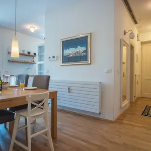  Apartment Luxury Central